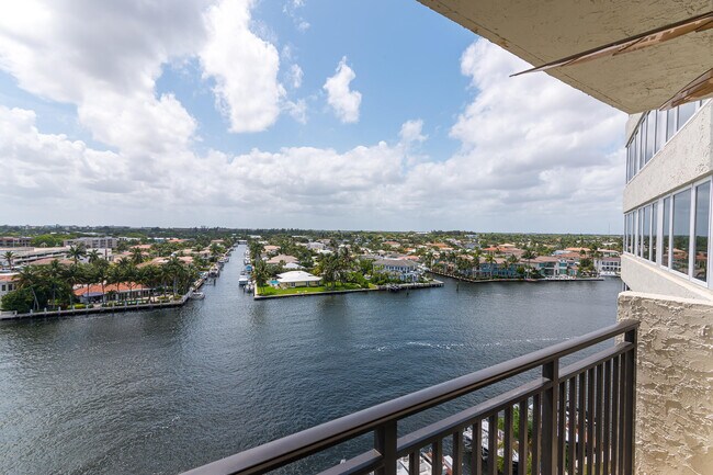 Building Photo - 3912 S Ocean Blvd