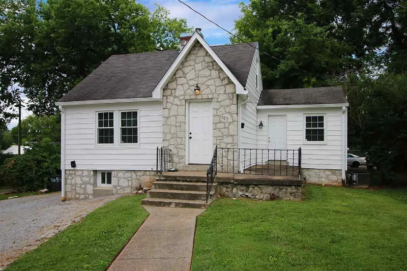 Building Photo - 705 Cabell Dr