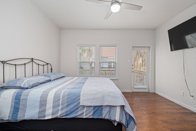 Building Photo - 14878 Granada Dr