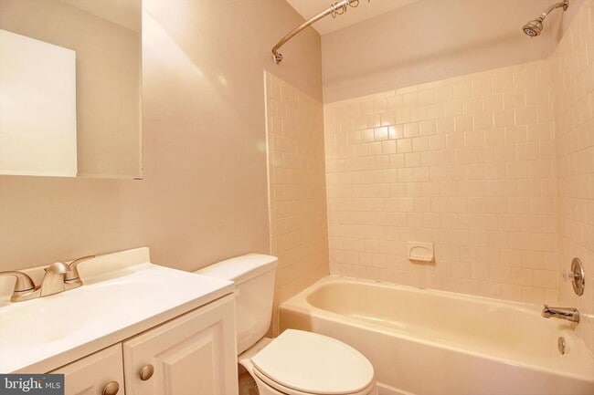 Building Photo - 101 S Oak Cliff Ct