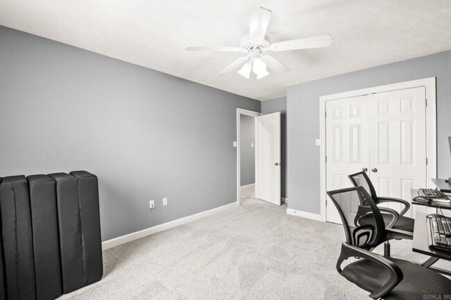 Building Photo - 167 Calais Dr