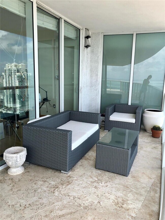 Building Photo - 450 Alton Rd