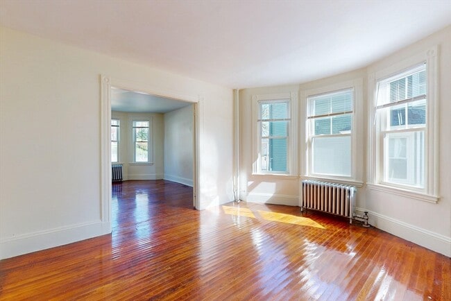 Building Photo - 539 Mt Auburn St