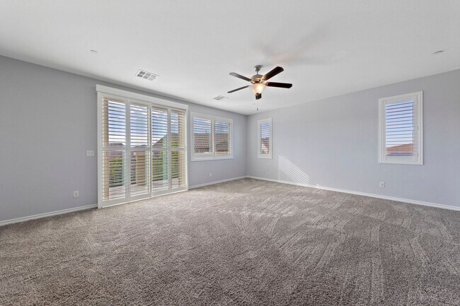 Building Photo - Luxury Living in Henderson's Tuscany: Spacious 4 Bedroom Home with Expansive Yard & More!
