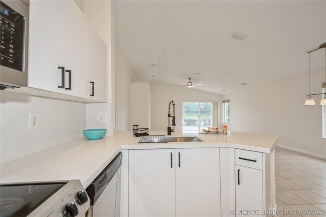 Building Photo - 4367 Dogwood Cir