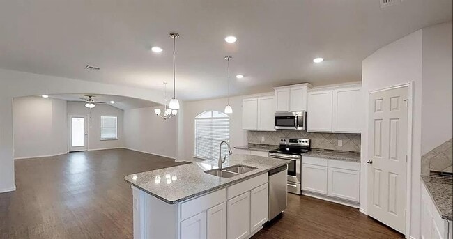 Building Photo - 1828 T H Johnson Dr