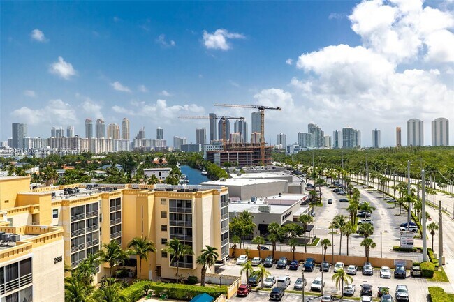 Building Photo - 2903 N Miami Beach Blvd