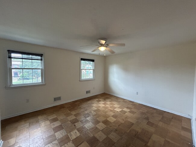 Building Photo - 6537 Beechwood Dr