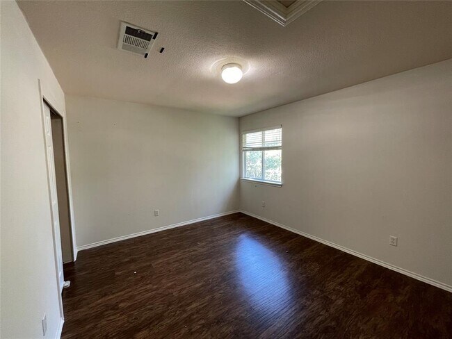 Building Photo - 3830 Castle Rock Cove