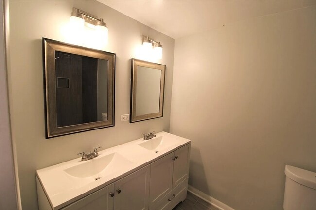 Building Photo - 2731 W St Georges Ct