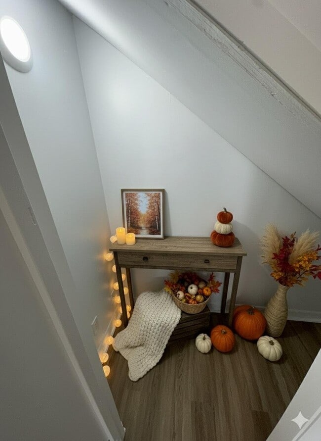 Building Photo - 103 E Tiffany Dr