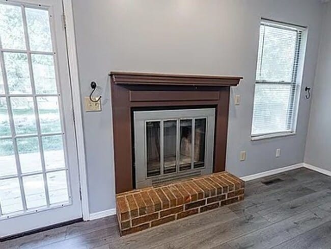 Building Photo - 3 Bed 2 Bath 2 Car Garage 1/2 off 1st Months Rent