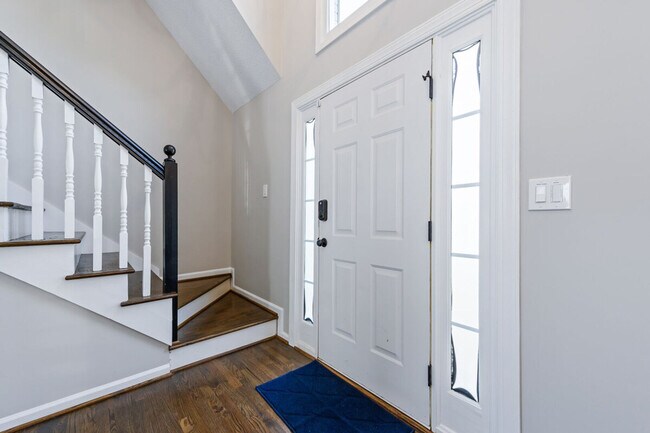 Building Photo - 13 Windfield Dr