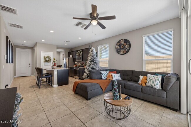 Building Photo - 8269 W Rushmore Way