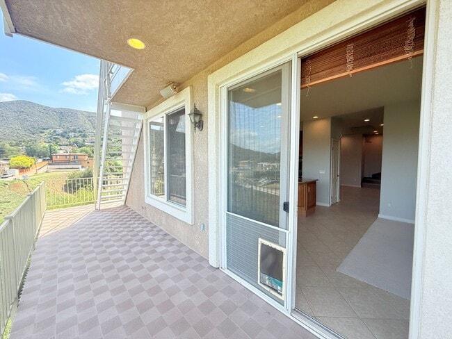 Building Photo - Spacious 4-bedroom, 3-bathroom home in Newbury Park near Thousand Oaks