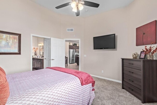 Building Photo - 10136 E Southern Ave