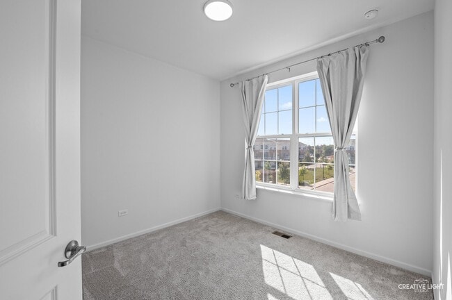 Building Photo - 2906 Reflection Dr