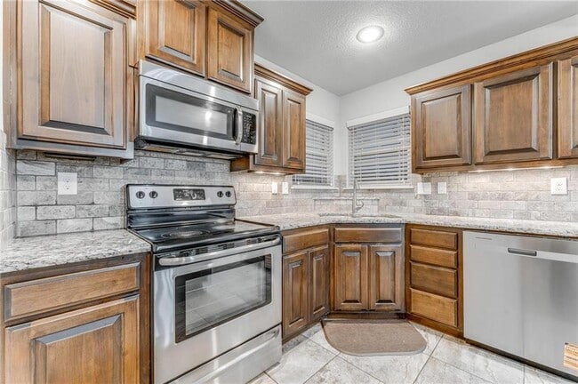 Building Photo - 1904 SW 18th St