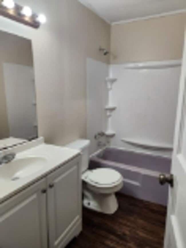 Building Photo - House for Rent