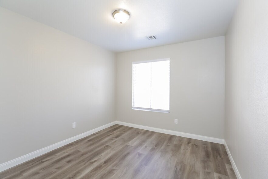 Building Photo - 5330 Krista Alethea St