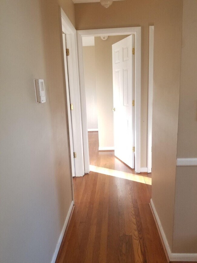 Building Photo - 2137 Oleander Dr