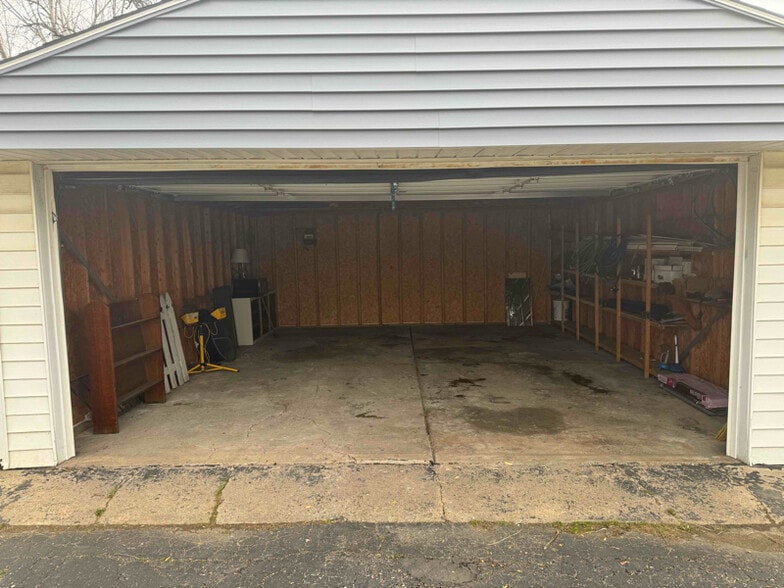 Building Photo - 12214 Louisiana Ave