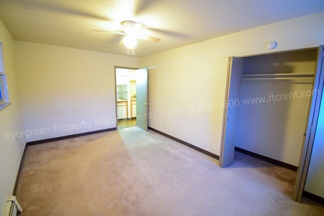Building Photo - 923 James Ct