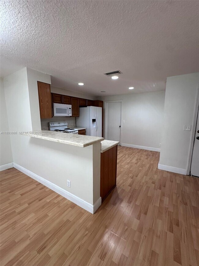 Building Photo - 1350 Sorrento Dr