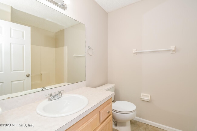 Building Photo - 605 Abbey Ct