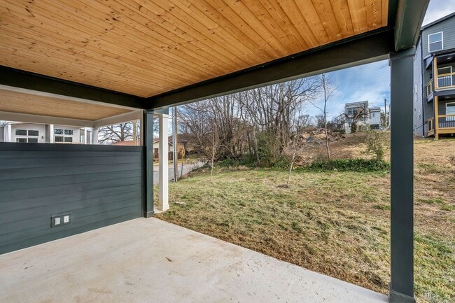 Building Photo - Modern Living in West Nashville