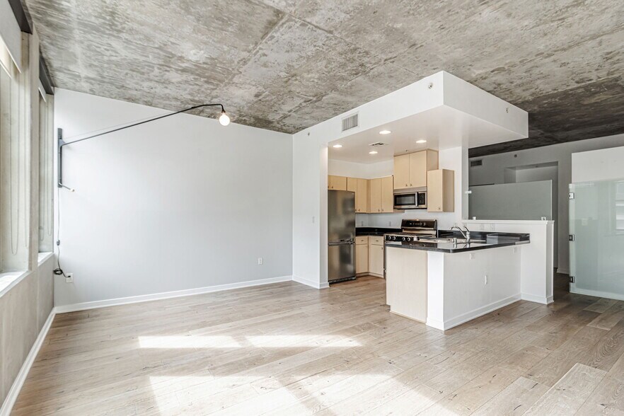 Building Photo - 311 2nd St