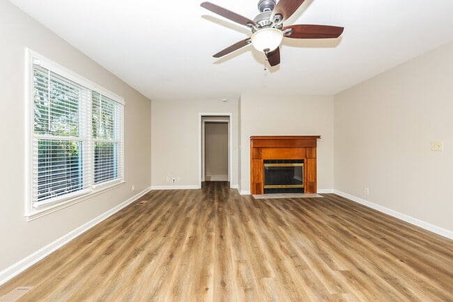 Building Photo - 2813 Edward Ct