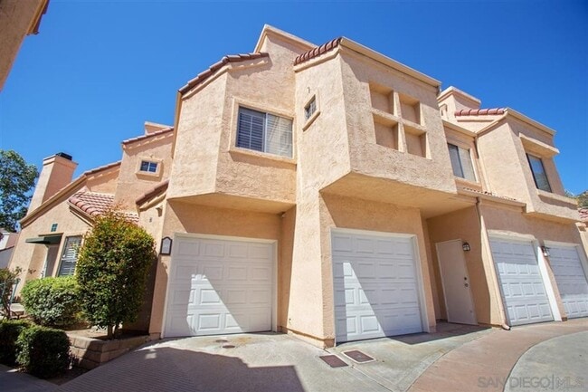 Building Photo - 2 Bed / 2 Bath Townhome in El Cajon
