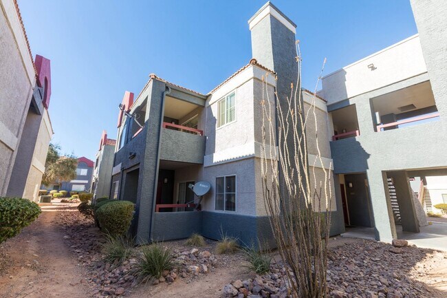 Building Photo - - Available 2 Bedroom Downstairs Condo at ...