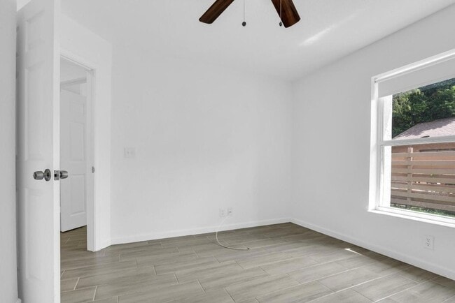 Building Photo - 13737 Yarmouth Dr