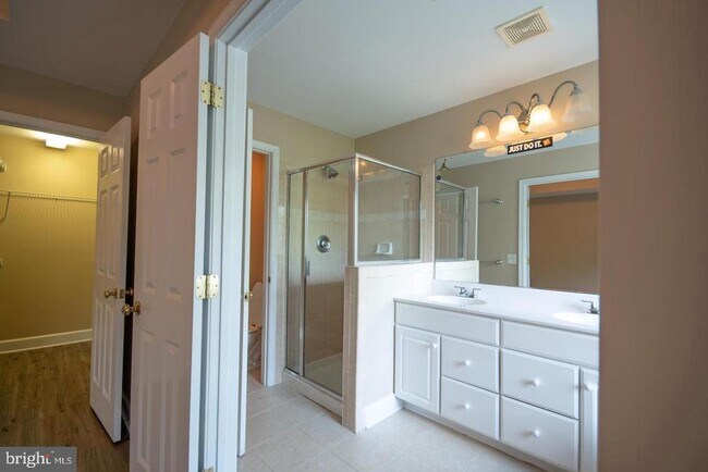 Building Photo - 2444 Terra Cotta Cir