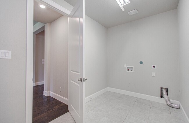 Building Photo - 10223 Wylde Point Ln