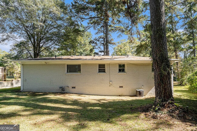 Building Photo - 3866 Cedar Dr