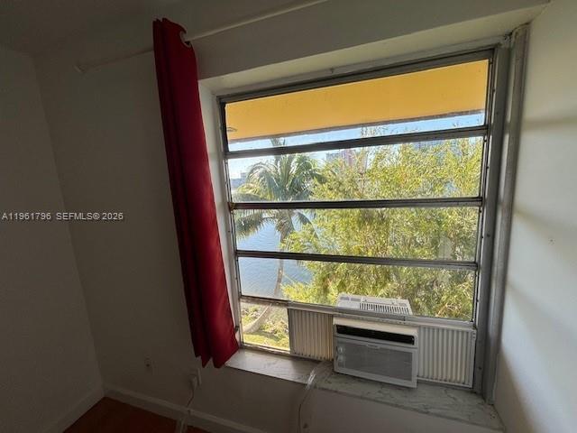 Building Photo - 1302 NE 191st St