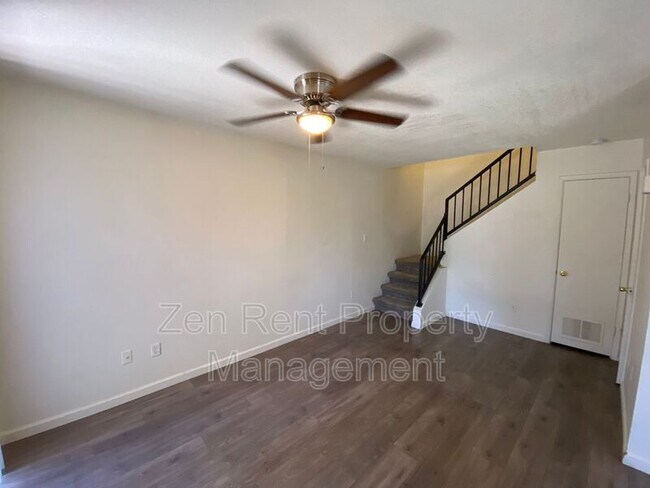 Building Photo - 286 W Palomino Dr