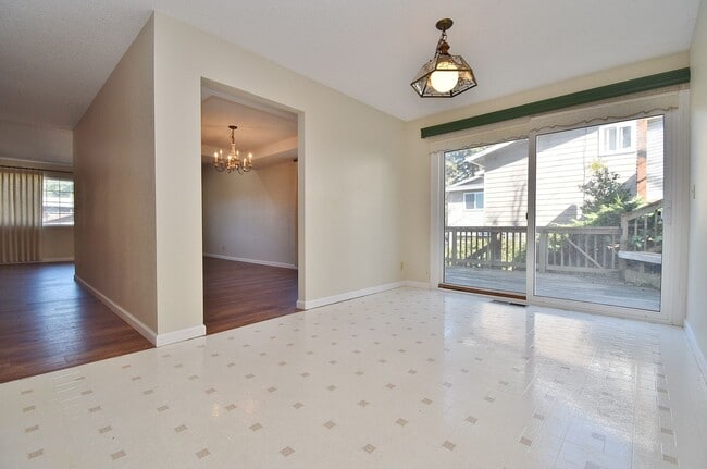 Building Photo - $4,095 / 4 BR -2754 SF - GORGEOUS, HUGE CA...
