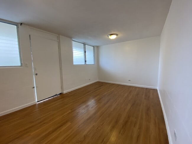 Building Photo - 2752 Kahoaloha Ln