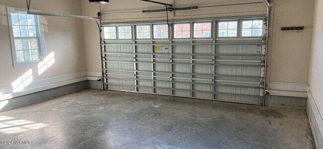 Building Photo - 124 Farmstead Place