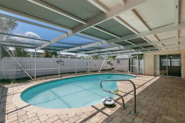 Building Photo - 7114 Parrot Dr