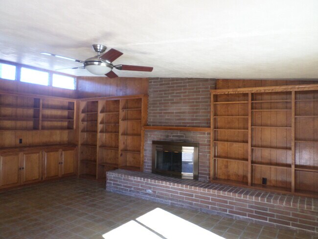 Building Photo - 3 bedroom Home in College Area Near SDSU!!
