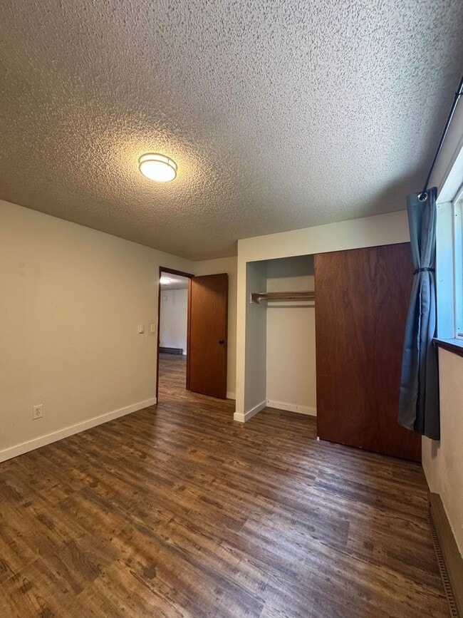 Building Photo - 1604 N Brook Ct