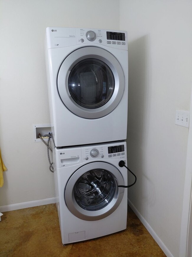 Building Photo - Affordable & Charming 1 bed and 1 bath with all bills paid including lawn care!