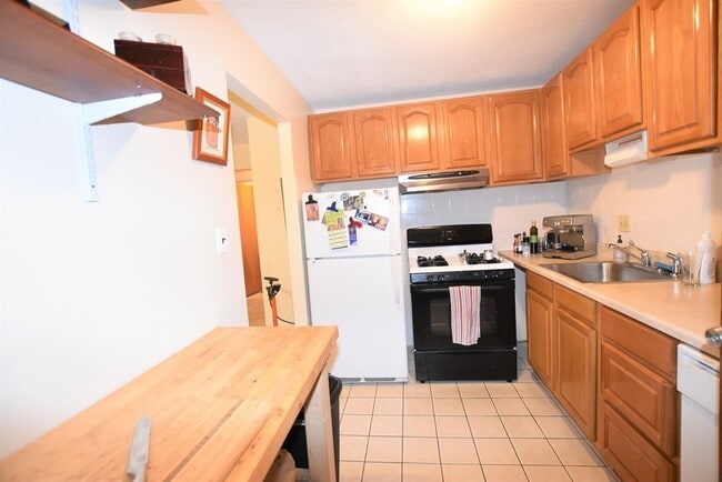 Building Photo - 33 Cogswell Ave