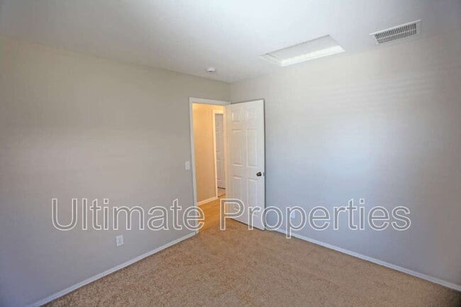 Building Photo - 21532 W Durango St