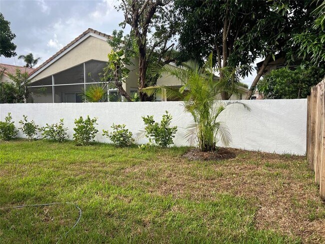 Building Photo - 8867 SW 16th St
